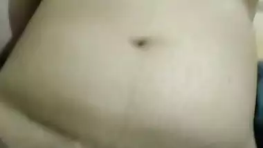 Guy puts a vibrator in Bhabhi’s cunt in the Tamil xxx video