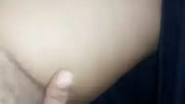 Horny Bhabhi Masturbating