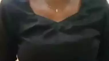 Mature Indian XXX housewife have sex with her rich owner MMS