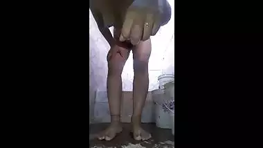 Sexy video of beautiful Indian lady fingering