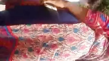 Indian bomb gaand walk