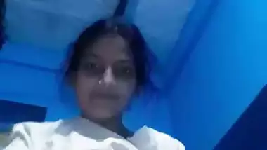 Desi nude Bihari girl shows her tight boobs to her lover