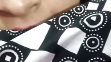 Chubby MILF big boobs and pussy showing on video call