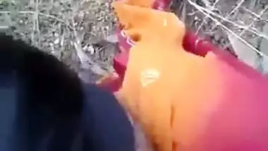 Bindi lady sucking lund – Outdoor blowjob sex