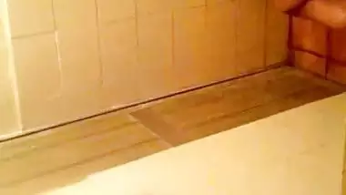 Girl spying on her stepmom having nude bath