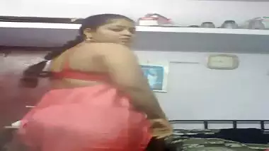 Desi self records her dress changing video