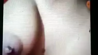 Girlfriend virgin boobs and pussy showing MMS