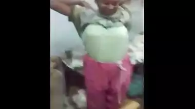 Tamil village hot girl showing her perfect boobs to shopKeeper