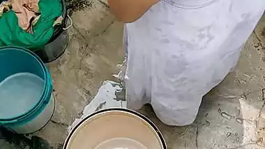 High quality bathing video of sexy bhabhi with boob show