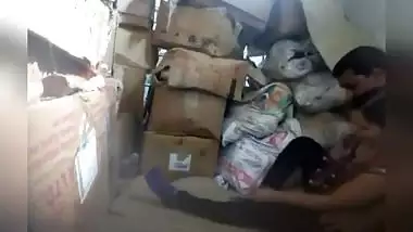 Naughty Desi Bhabhi Knows How To Get A Sex Discount