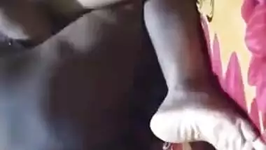 Desi whore has young man's XXX tool in her pussy on era