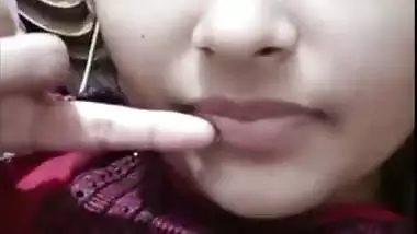 Beautiful Chamet cam girl nude round boobs showing