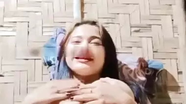 Northeast girl huge boobs show and pussy rubbing