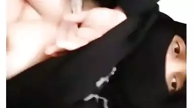 Boob show in restaurant and blowjob by dehati burkha GF