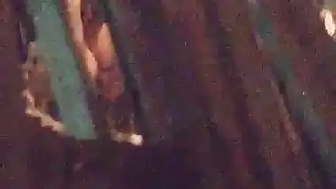 Pervert records desi aunty sex MMS secretly