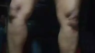 Desi nude aunt masturbates with a plastic bottle