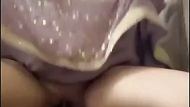 Beautiful Muslim lady lifts salwar and shows pussy