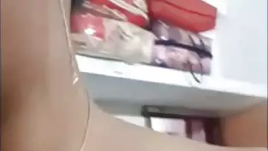 Chubby bhabhi striptease big boobs and pussy show