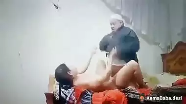 Father-in-law fucks daughter-in-law in Bangladeshi sex video