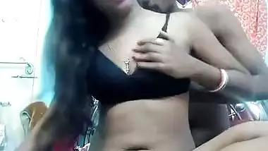 Husband fingering wife pussy and pressing boob viral sex