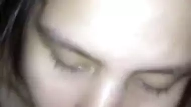 Native slut sucking lund