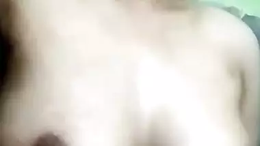 Cute Bengali YouTuber nude boobs and pussy expose