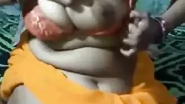 Horny Indian Bhabhi Showing her Boobs and pussy