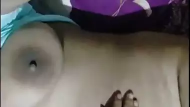 Girlfriend nipple licking by boyfriend before sex