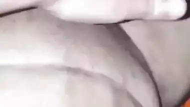 Tight ass desi housewife fingering and fucking