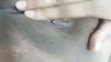 Cute girlfriend black pussy fingering solo nude