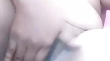 Desi Big pussy masturbating