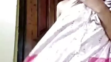 Dense hairy pussy girl nude show on VC