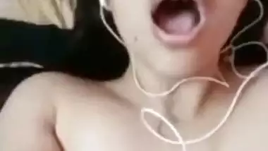 Desi porn of a naked Chennai girl masturbating on a video call