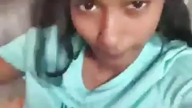 Bihari girl gives a quick desi blowjob to her stepbrother
