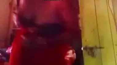 Bengali boudi nude show on video call to relative