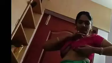 Tamil wife wearing blouse after boobs show to hubby