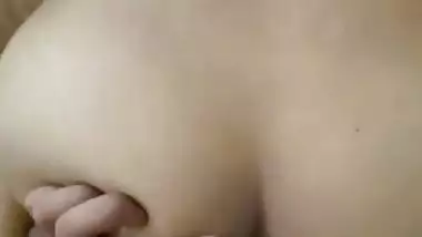 Guy drills his GF’s tight asshole in desi xxx MMS