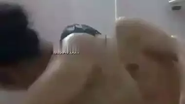 Desi nude couple fucks in the bathroom while bath