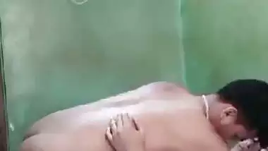 Guy fills stepsister’s pussy with cum in Bangla sex video